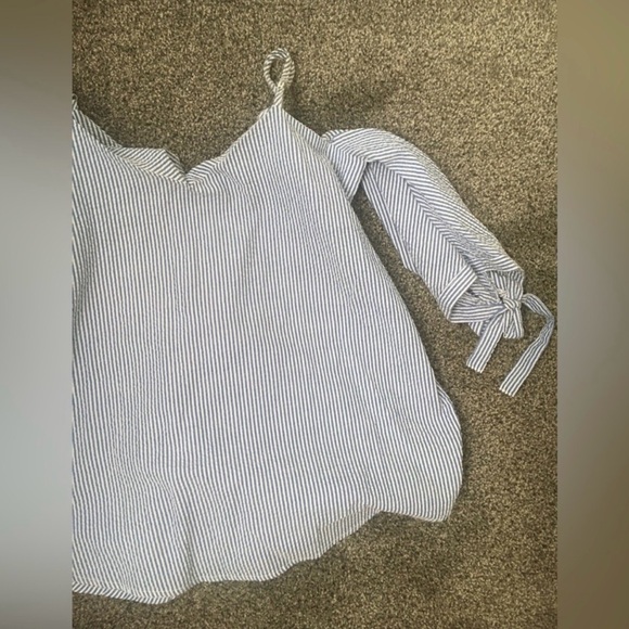 Striped Cold Shoulder Top - Picture 2 of 2